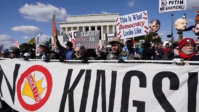 அமெரிக்கா முழுவதும் ட்ரம்ப் நிர்வாகத்திற்கு எதிராக பாரிய போராட்டம்