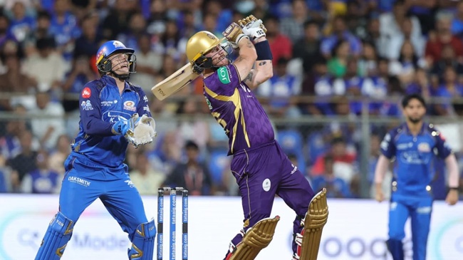 மும்பைக்கு 221 ஓட்டங்கள் இலக்கு