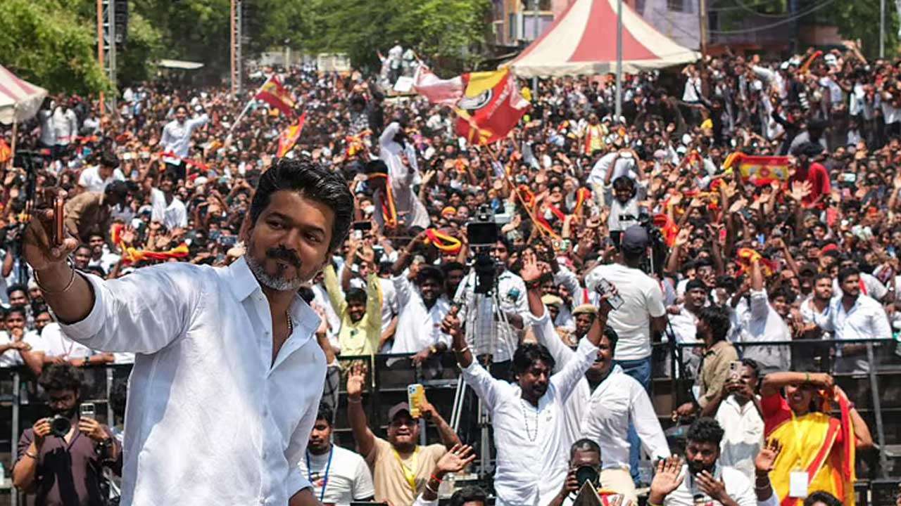 விஜய் மீது 5 பிரிவுகளின் கீழ் வழக்குப்பதிவு!