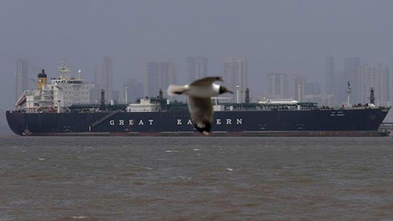 போருக்கு  மத்தியில் முதல் முறையாக ஹோர்முஸ் நீரிணையை கடந்த பிரான்ஸ், ஜப்பான் கப்பல்கள்