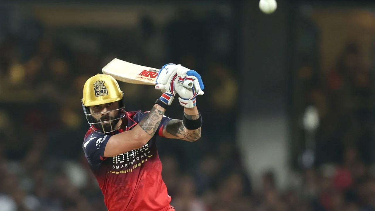 டி20 கிரிக்கெட்டில் புதிய சாதனை படைத்த விராட் கோலி!