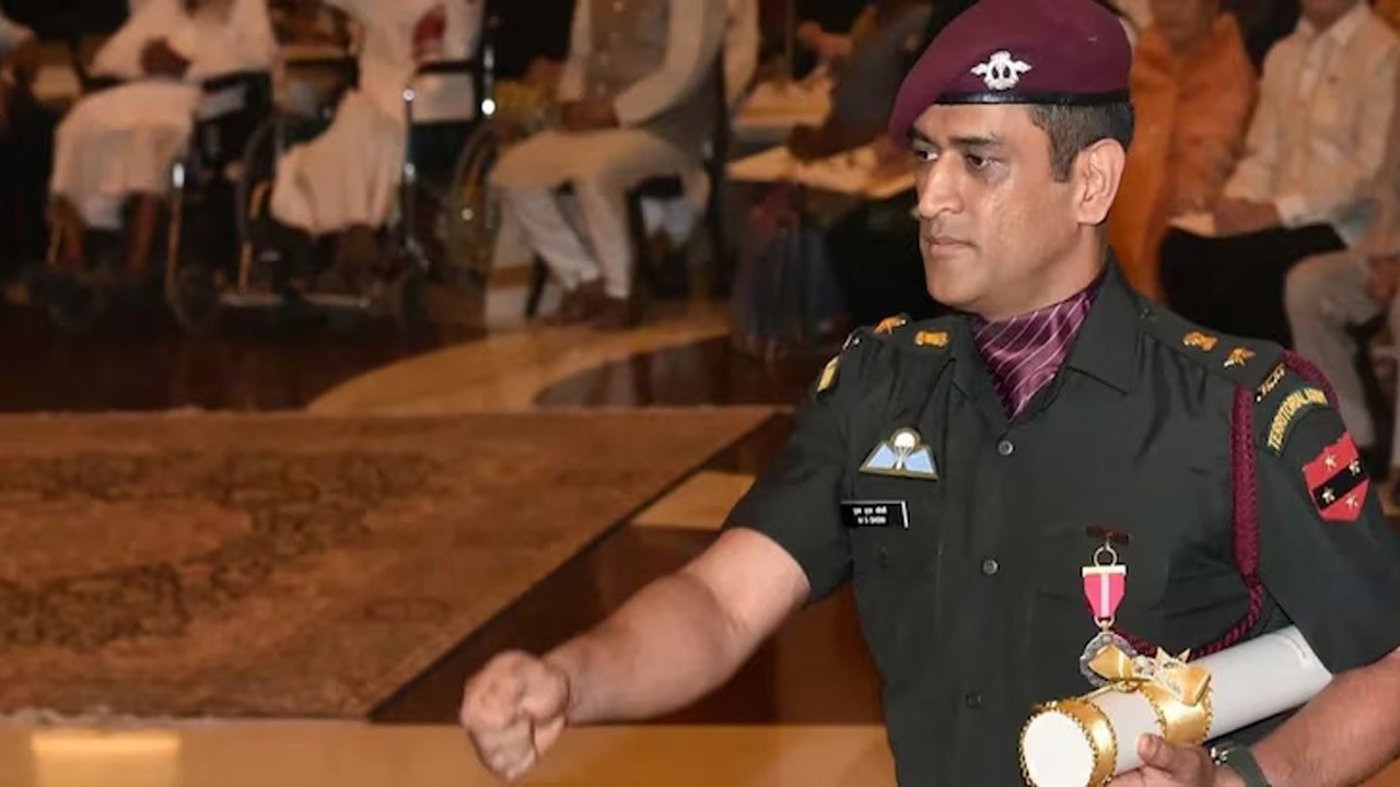 இந்திய ராணுவத்தில் தோனியின் சம்பளம் இவ்வளவா?