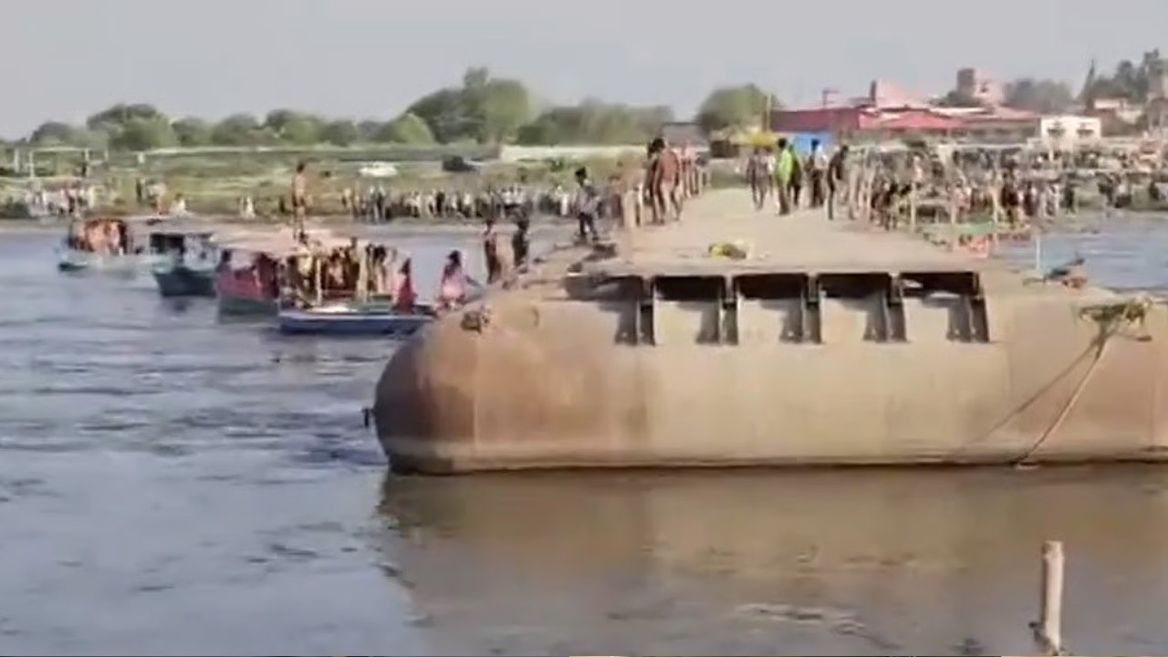 யமுனை ஆற்றில் படகு கவிழ்ந்து 9 பேர் பலி!