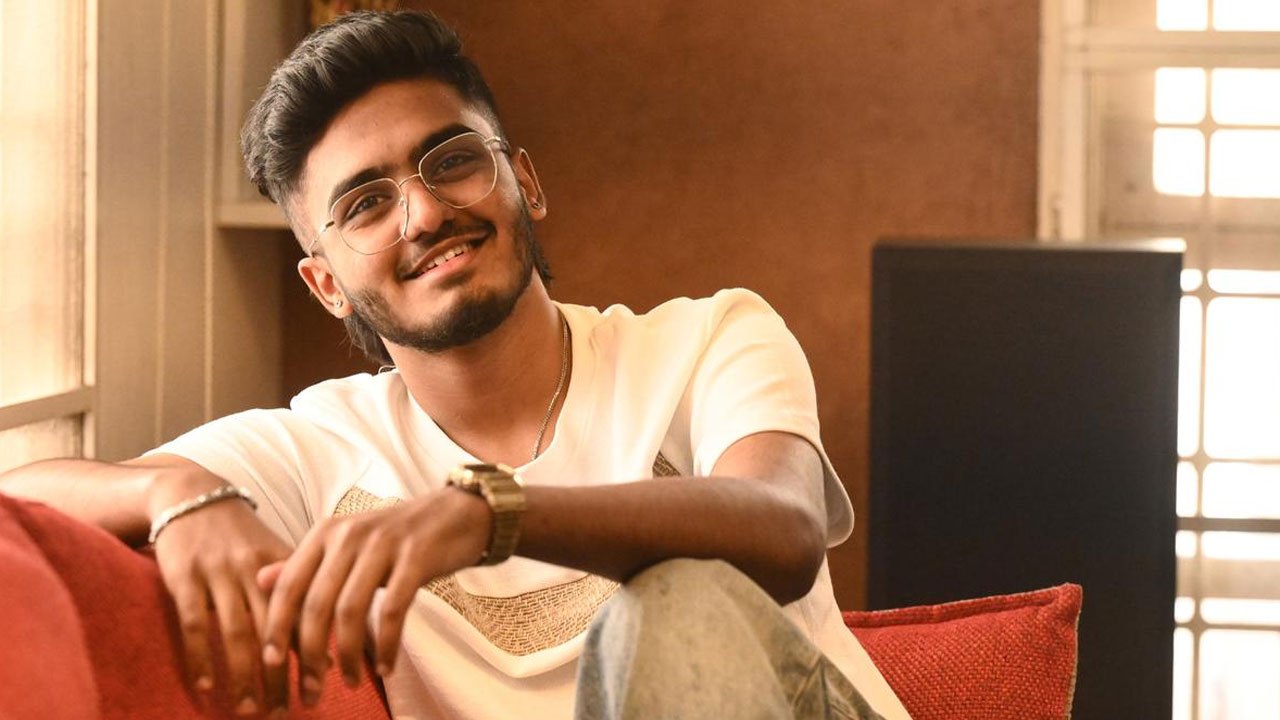 ‘ஸ்மார்ட்போனில்’ இருந்து விலகி இருக்கிறேன்!