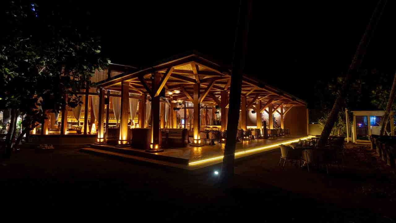 கடற்கரையில் Yazu: கடலோர உற்சாகத்துடன் இணையும் ஆசிய சுவைகள்