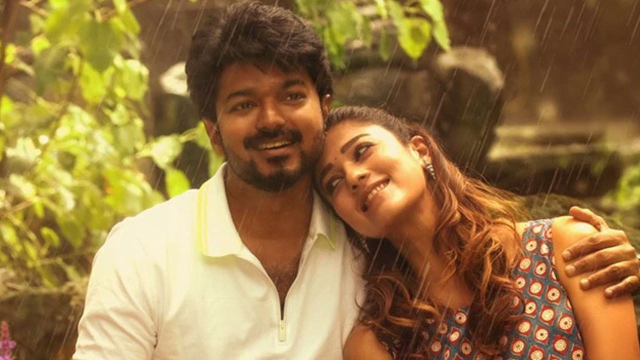 வரலாறு படைத்த விஜய் பற்றி நயன்தாரா போட்ட பதிவு!