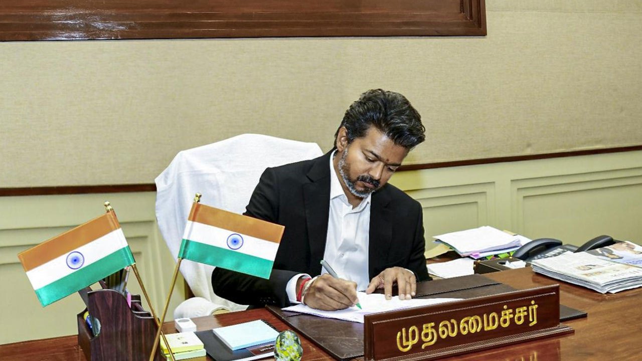 முதலமைச்சர் விஜய் செயலை பார்த்து வியக்கும் அதிகாரிகள்!