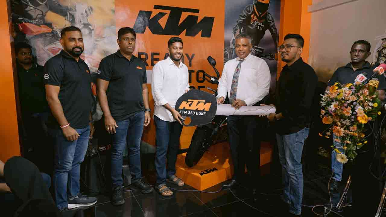   பிரீமியம் மோட்டார் சைக்கிள்களை ஓட்டுநர்களுக்கு மேலும் நெருக்கமாகக் கொண்டுவருகிறது KTM பேலியகொடை