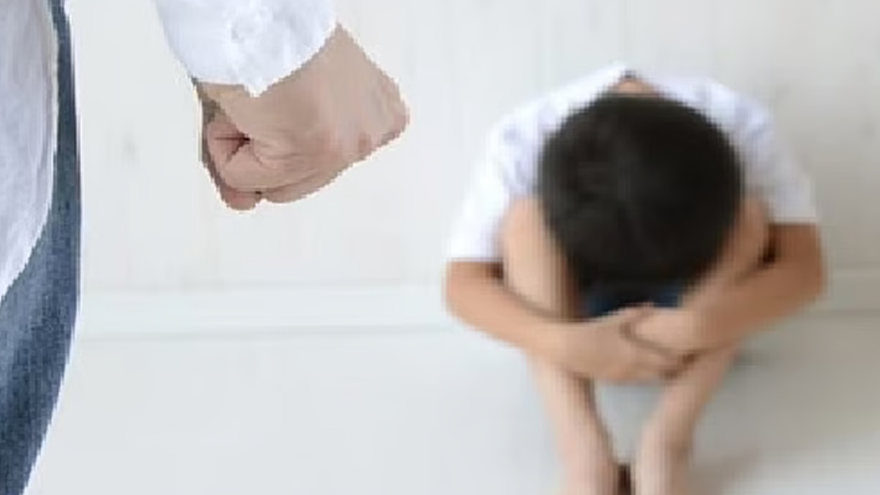 சிறுவனுக்கு பாலியல் தொல்லை கொடுத்த பொலிஸ்!