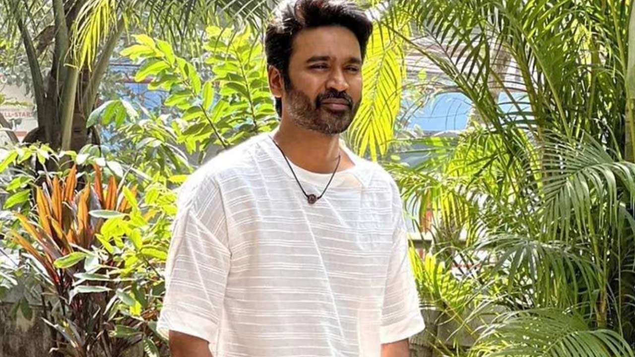 மகள் வயது நடிகையுடன் ஜோடி சேர்கிறாரா தனுஷ்!