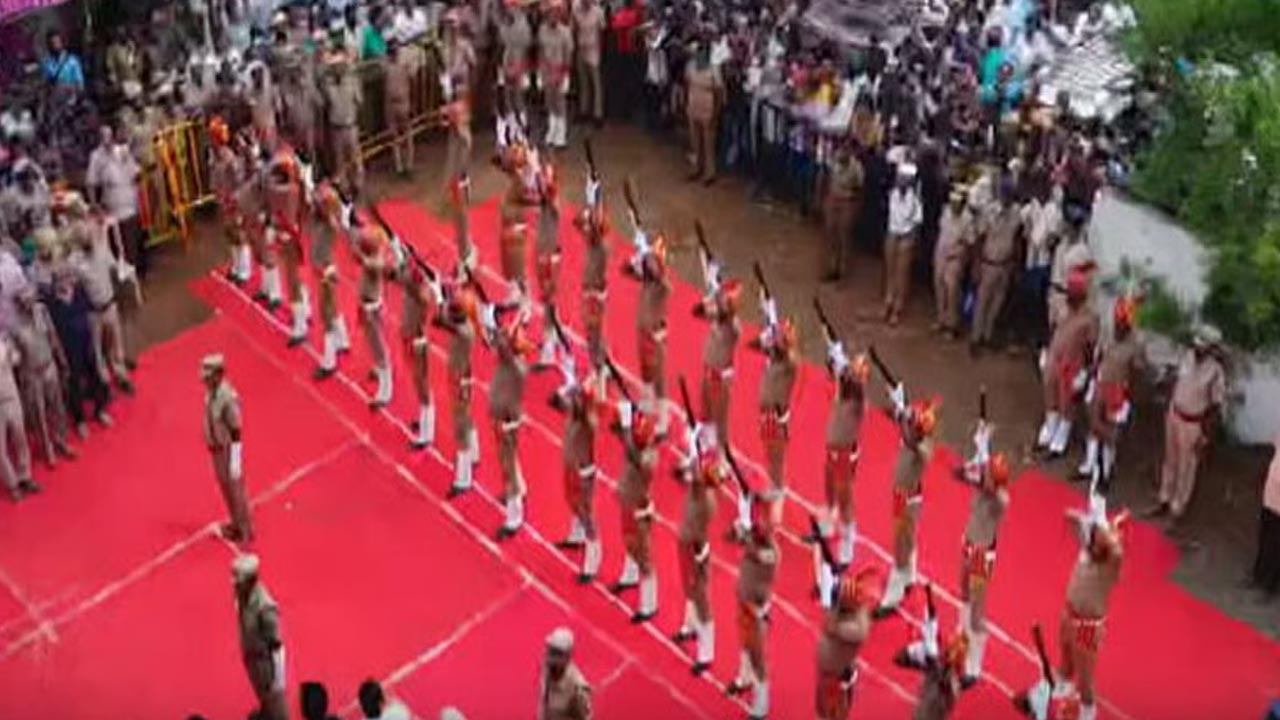 பாரதிராஜாவின் உடல் முழு அரசு மரியாதையுடன் நல்லடக்கம்!