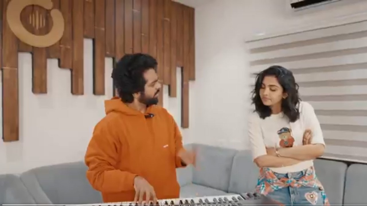 மமிதா பைஜூ குரலில் 'விஸ்வநாதன் அன் சன்ஸ்' பாடல்!