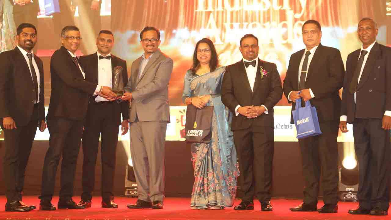 சியெட் களனி முதலாவது வாகனத்துறை விருதுகளில் சிறந்த டயர் உற்பத்தியாளர் விருதினை வென்றது