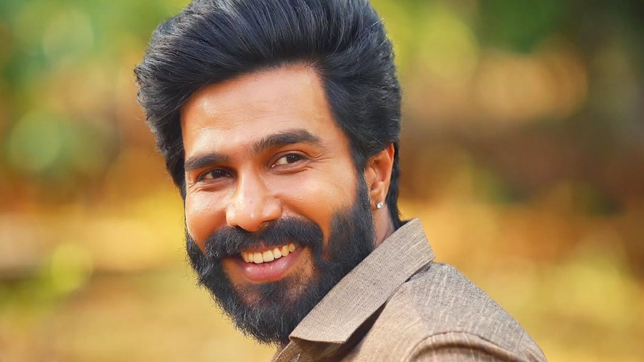 நீங்க சூர்யாவா, ரஜினியா? போன் எடுக்க முடியாதா?