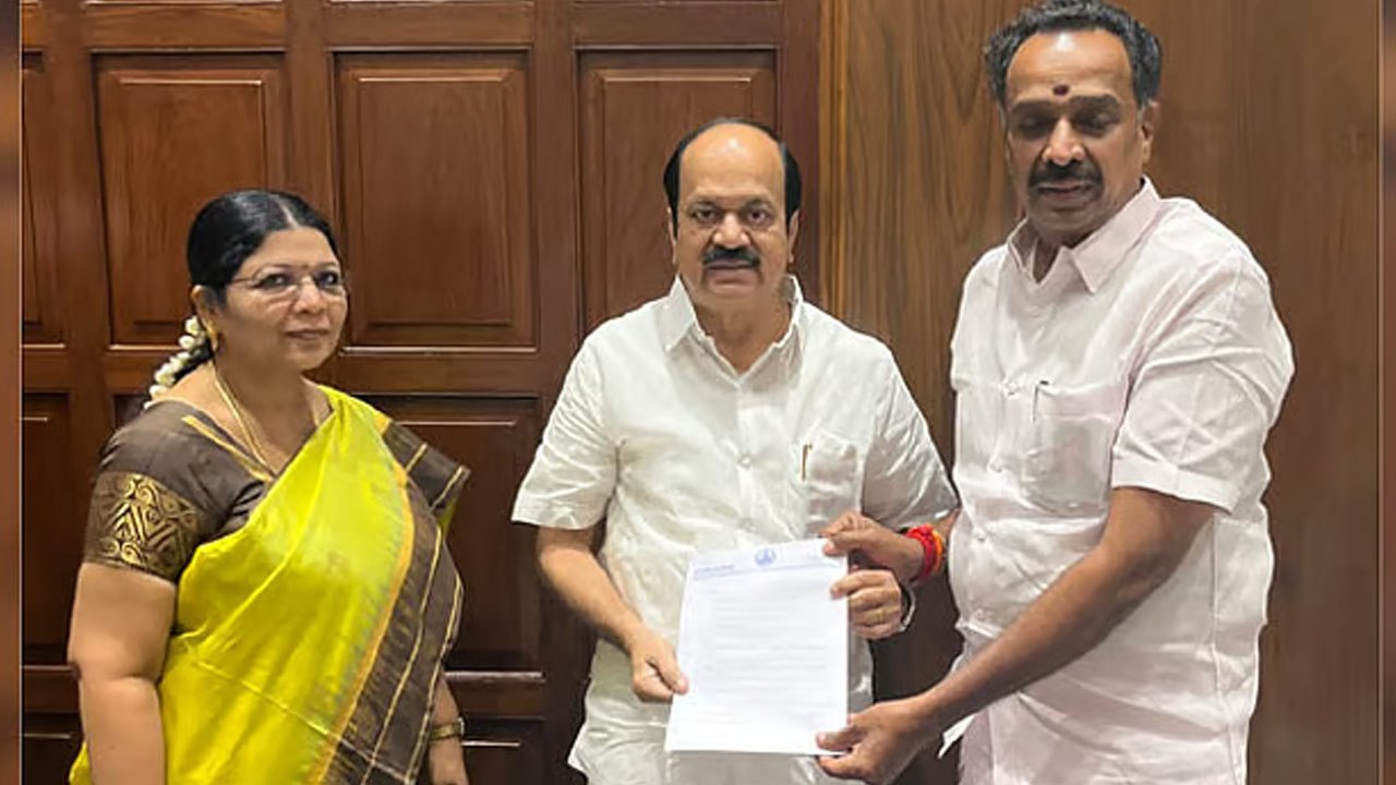 எம்.எல்.ஏ. பதவியை இராஜினாமா செய்தார் எம்.ஆர்.விஜயபாஸ்கர்