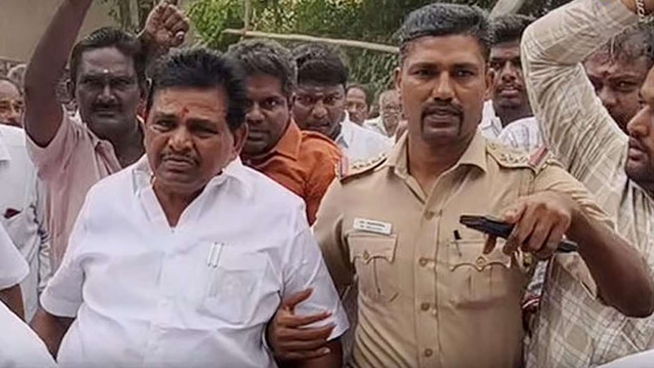 திமுக எம்.எல்.ஏ. அனிதா ராதாகிருஷ்ணன் கைது!