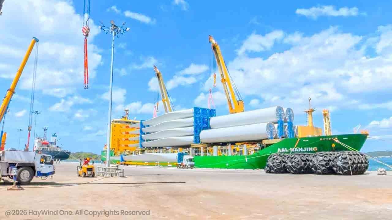 HayWind நிறுவனத்தின் மன்னார் காற்றாலை மின்னுற்பத்தித் திட்டத்திற்கான 10 காற்றாலை விசிறிகளும் இலங்கையை வந்தடைந்தன
