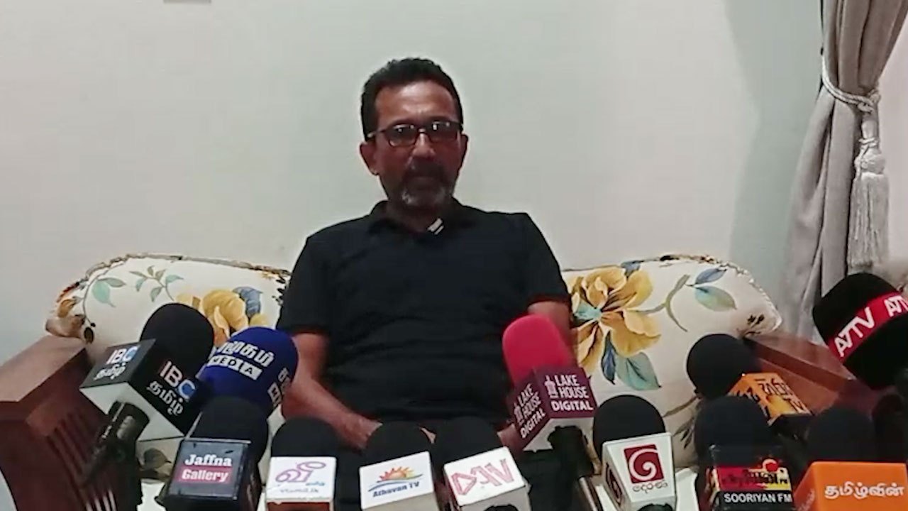 பழைய கதைகள் எடுபடாததால் புதிய நாடகம்