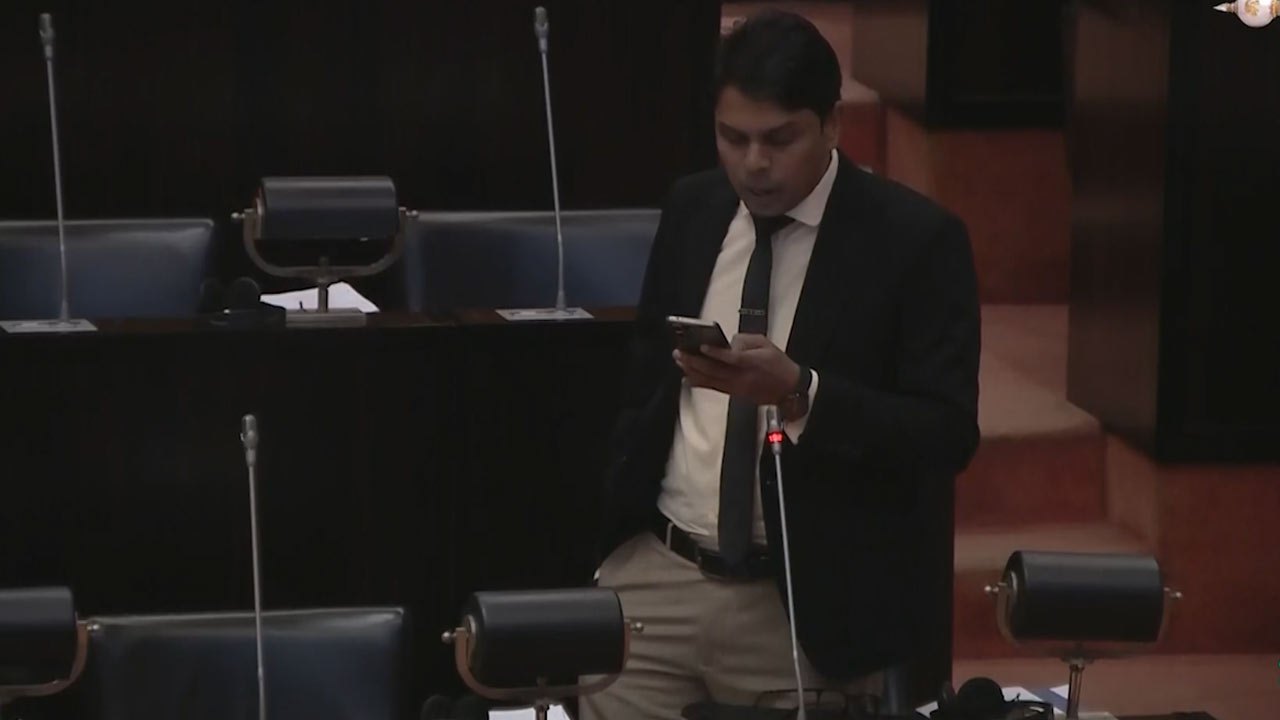 8 நாட்கள் என்னுடைய ஊடக சுதந்திரத்தை தடை செய்துள்ளீர்கள்!