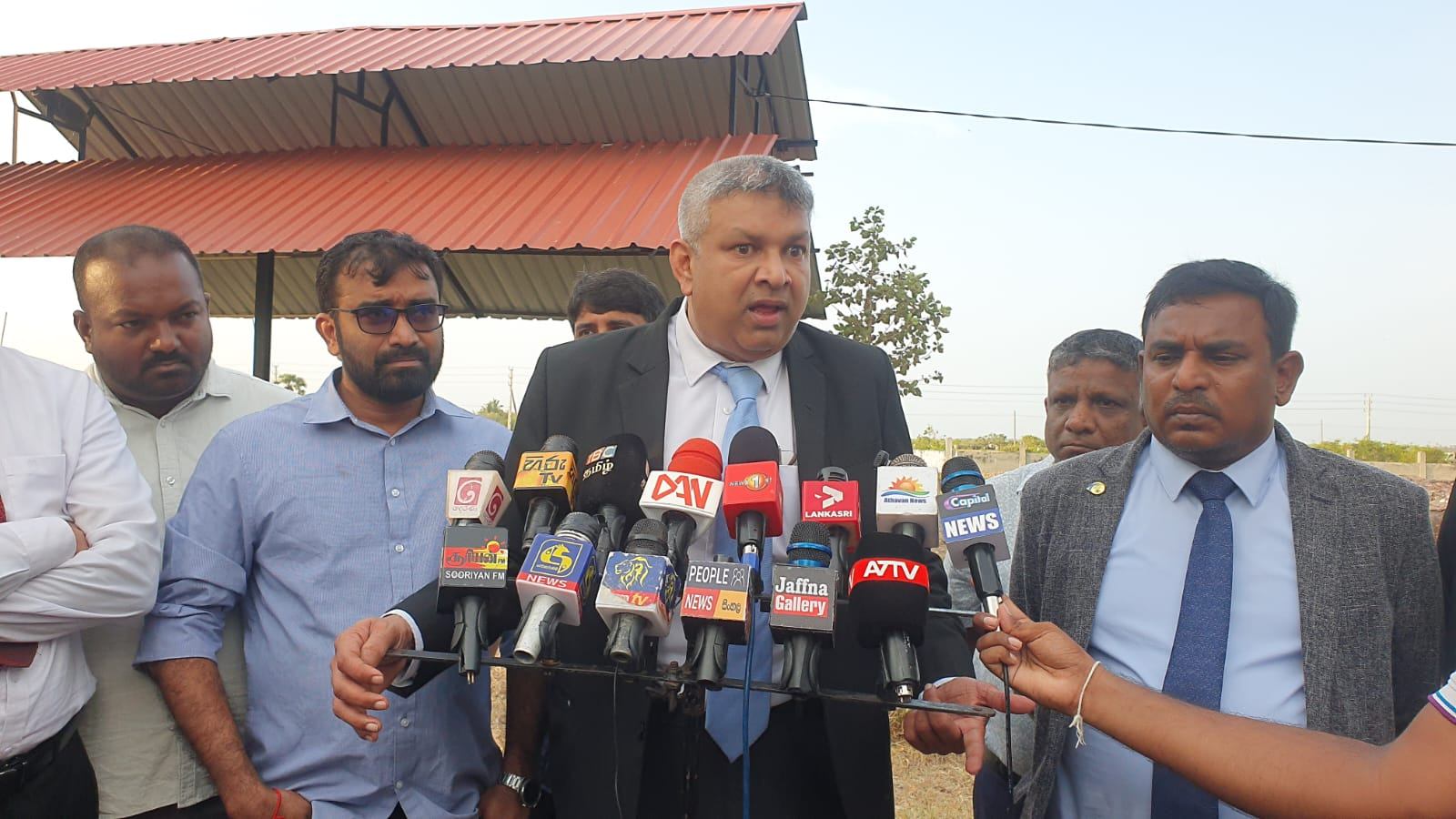 செம்மணி மனித புதைகுழி அகழ்வுப் பணிகளை பார்வையிட்ட நீதி மற்றும் தேசிய ஒருமைப்பாட்டு அமைச்சர்