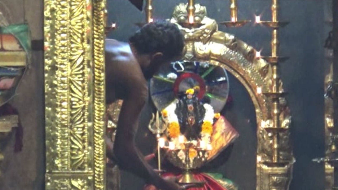 தீர்த்தக்குட பவனி கோலாகலம்!