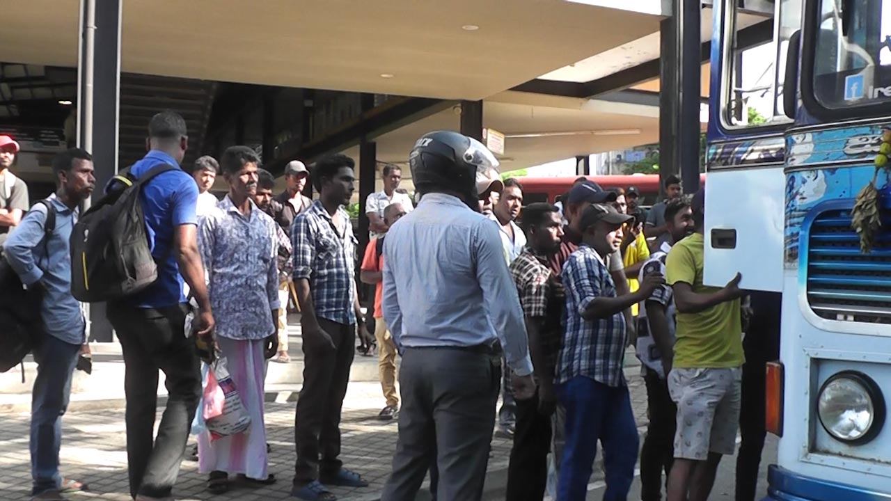 பேருந்துக் கட்டணத்தை உயர்த்துமாறு கோரி பணிப்பகிஷ்கரிப்பு!