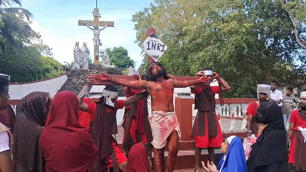 தேவாலய சிலுவைப் பாதை!